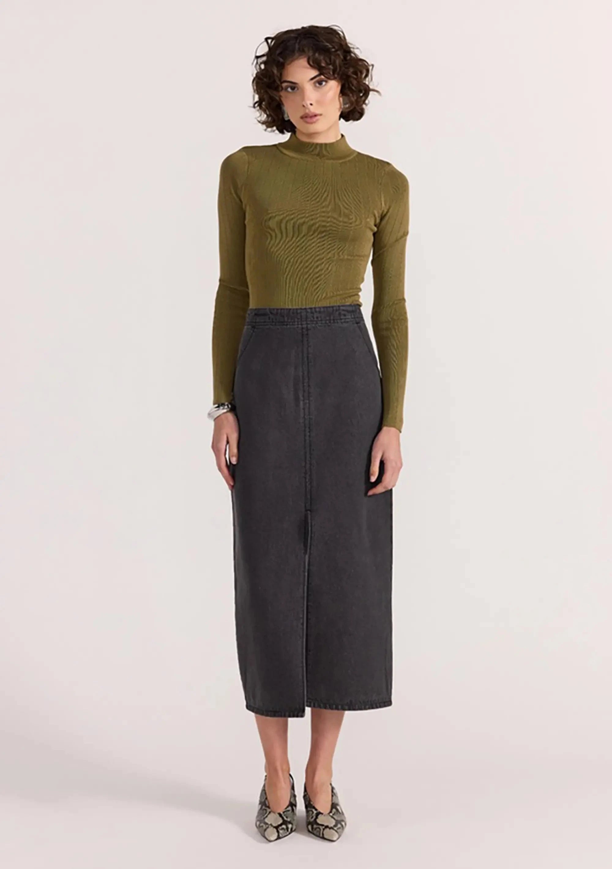 STAPLE THE LABEL - SUTTON DENIM MIDI SKIRT - Dark Grey Womens STAPLE THE LABEL