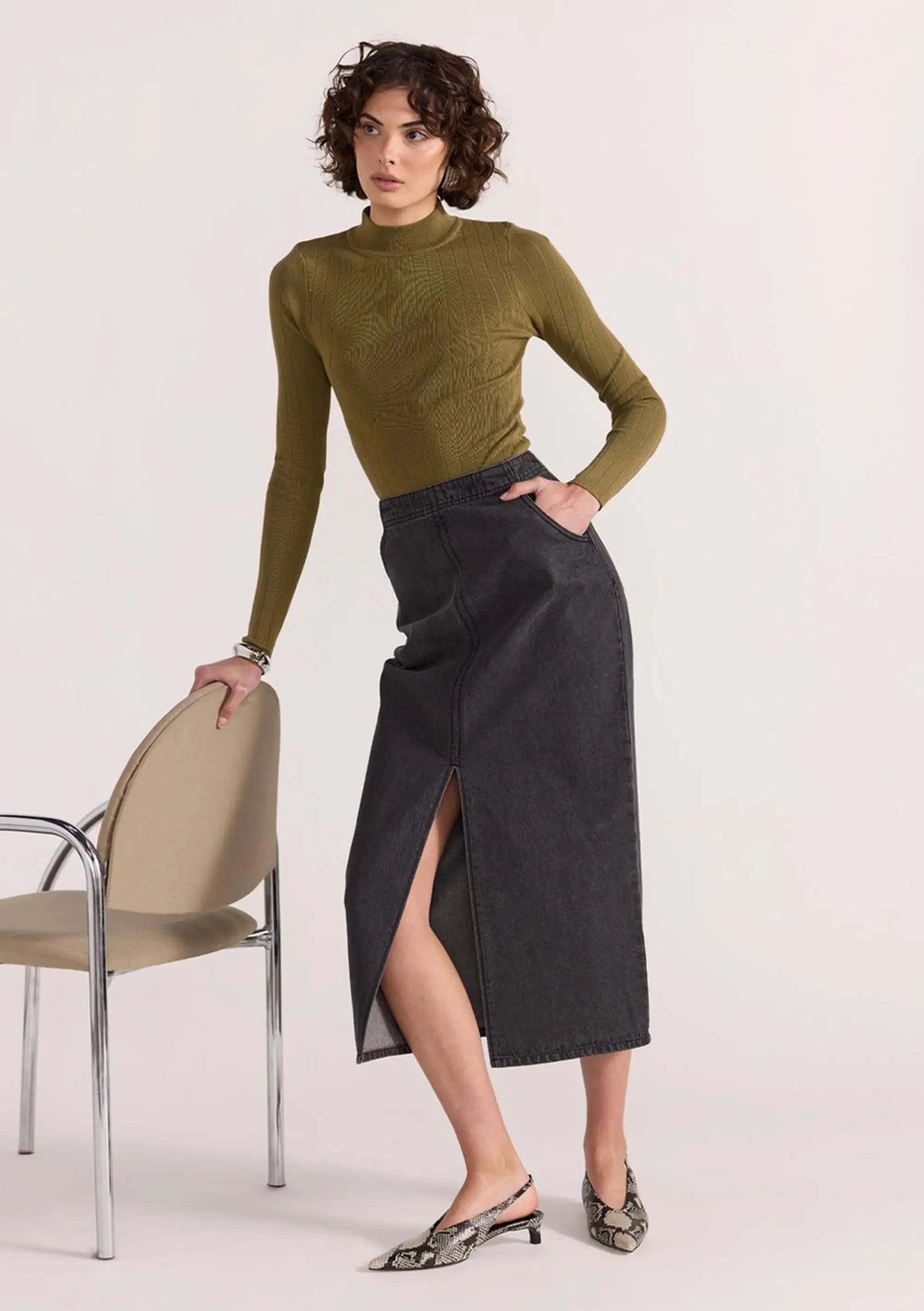 STAPLE THE LABEL - SUTTON DENIM MIDI SKIRT - Dark Grey Womens STAPLE THE LABEL