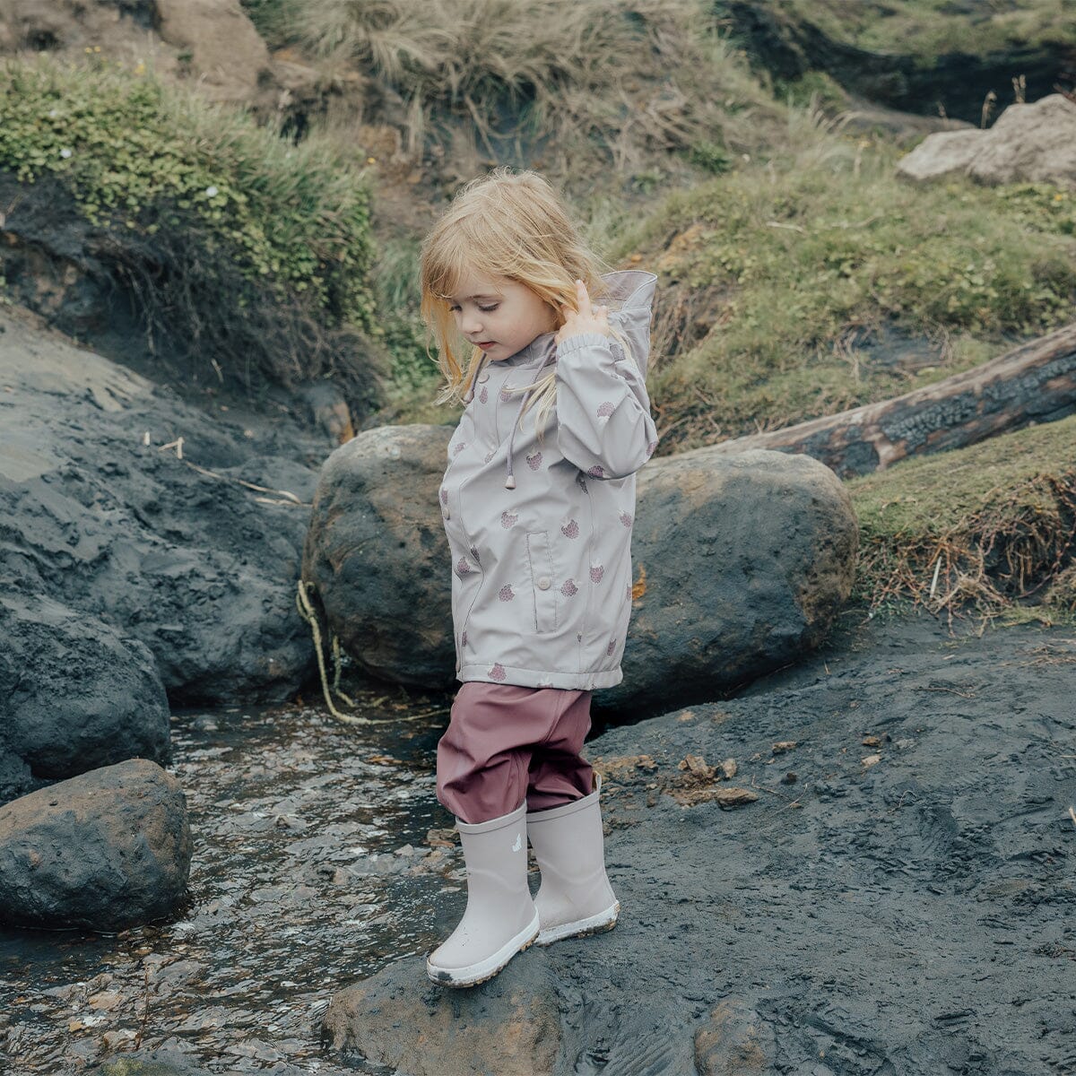 Crywolf - PLAY JACKET - Wild Berry Girls Crywolf