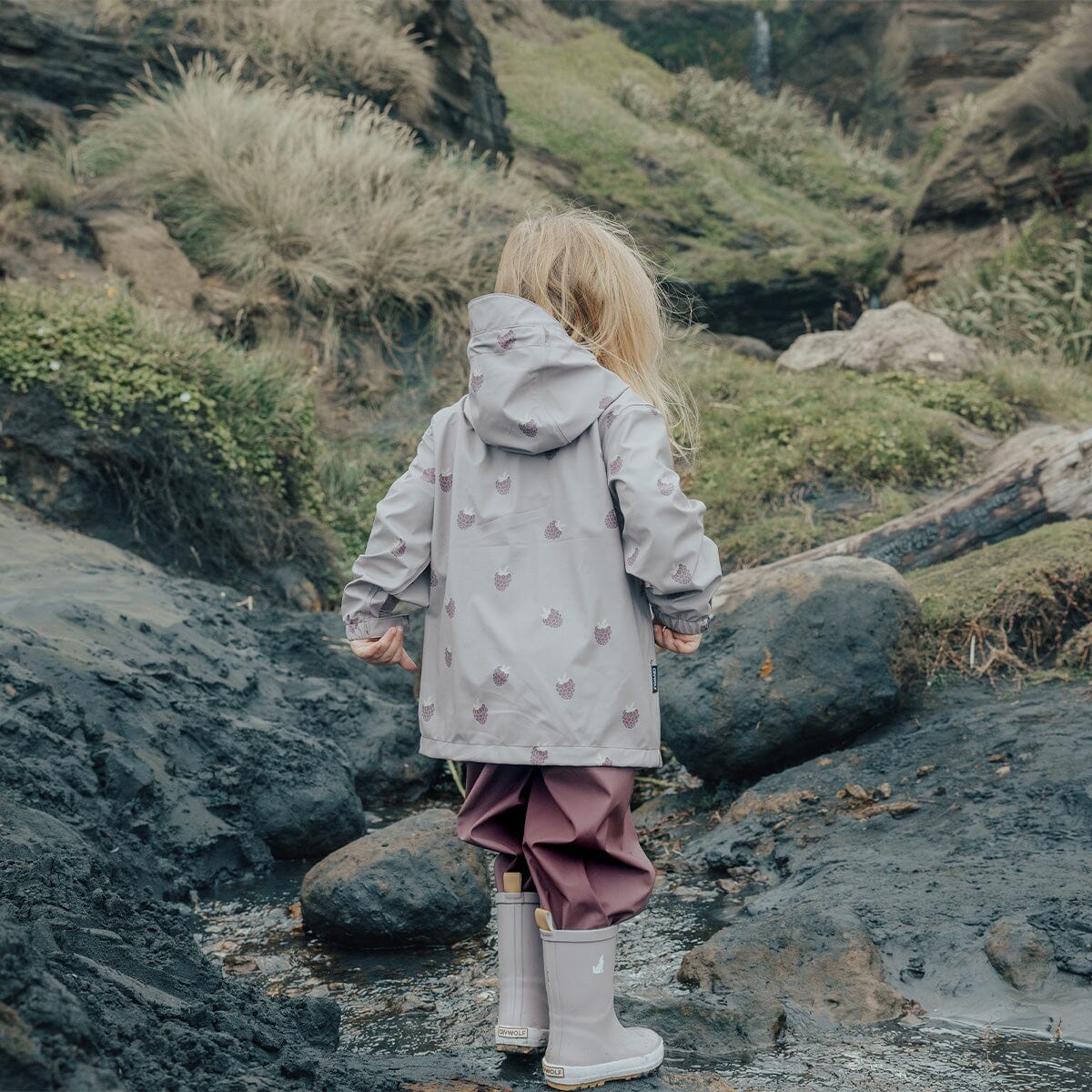 Crywolf - PLAY JACKET - Wild Berry Girls Crywolf
