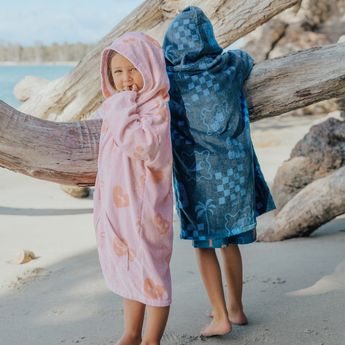 Crywolf - EVERYWHERE ZIP-UP TOWEL - Navy Boys Crywolf