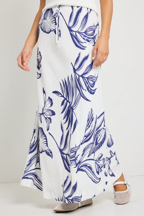 Stories Be Told - Departure Silhouette Tie Waist Bias Maxi Skirt - White/Navy Womens Stories Be Told