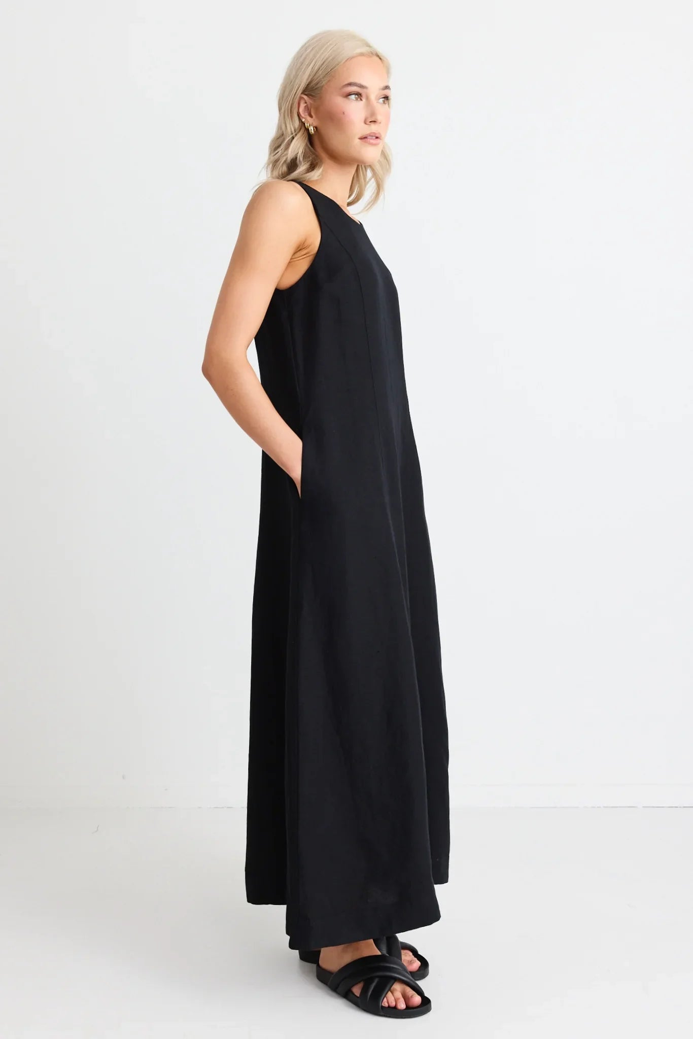 RE:UNION - Easygoing Linen Midi Dress - Black Womens RE:UNION