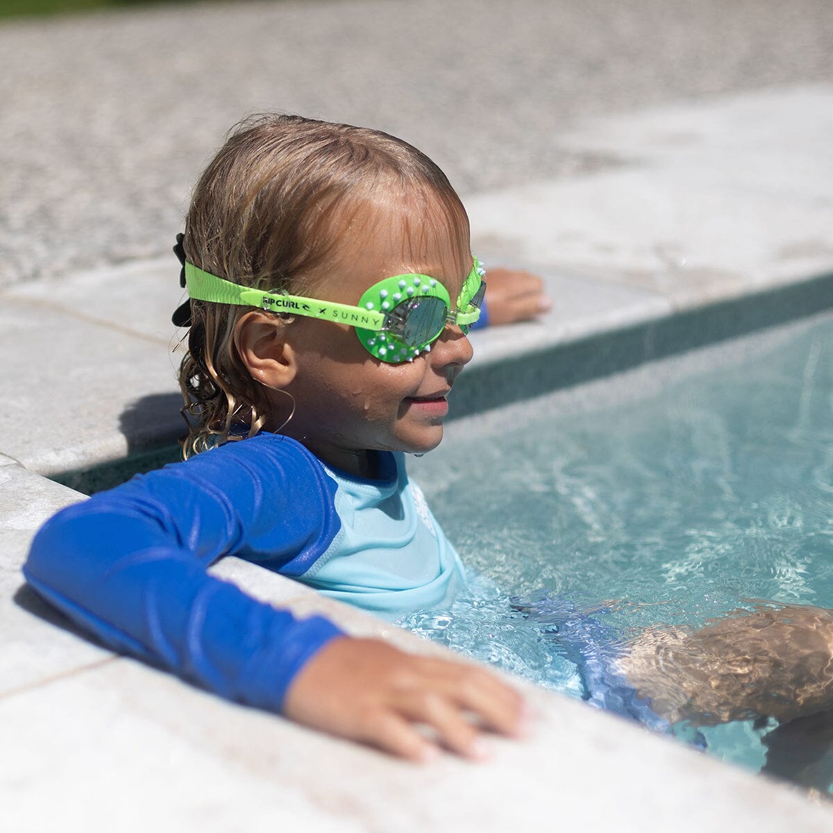 SUNNYLiFE - Kids Swim Goggles Shred Shark - Green CUTENESS Sunnylife