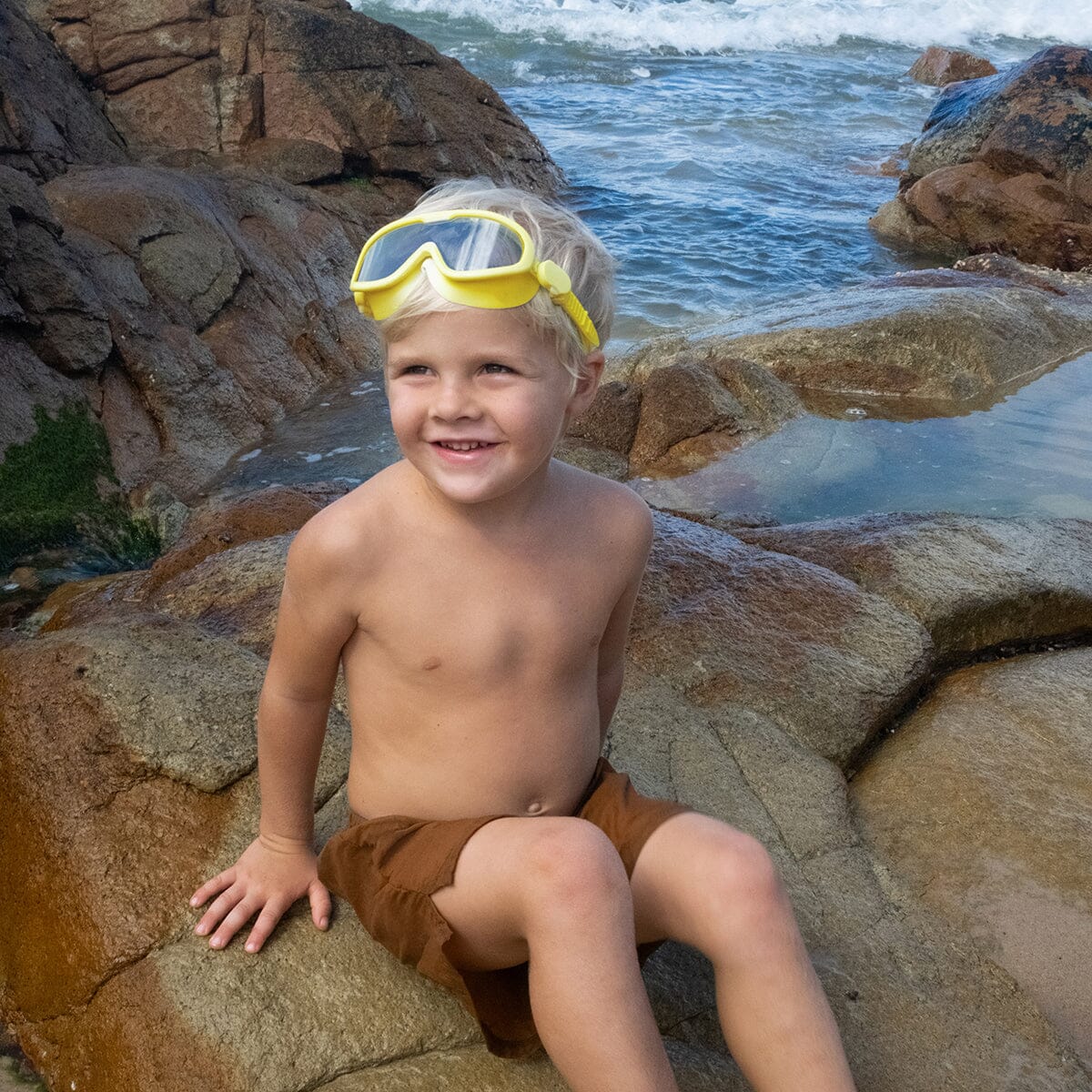 SUNNYLiFE - Kids Swim Mask Salty the Shark - Neon Yellow CUTENESS Sunnylife