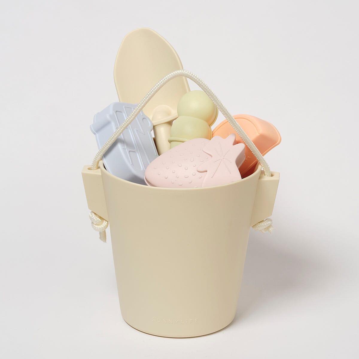 SUNNYLiFE - Silicone Bucket & Spade Set Apple Sorbet - Multicoloured CUTENESS Sunnylife