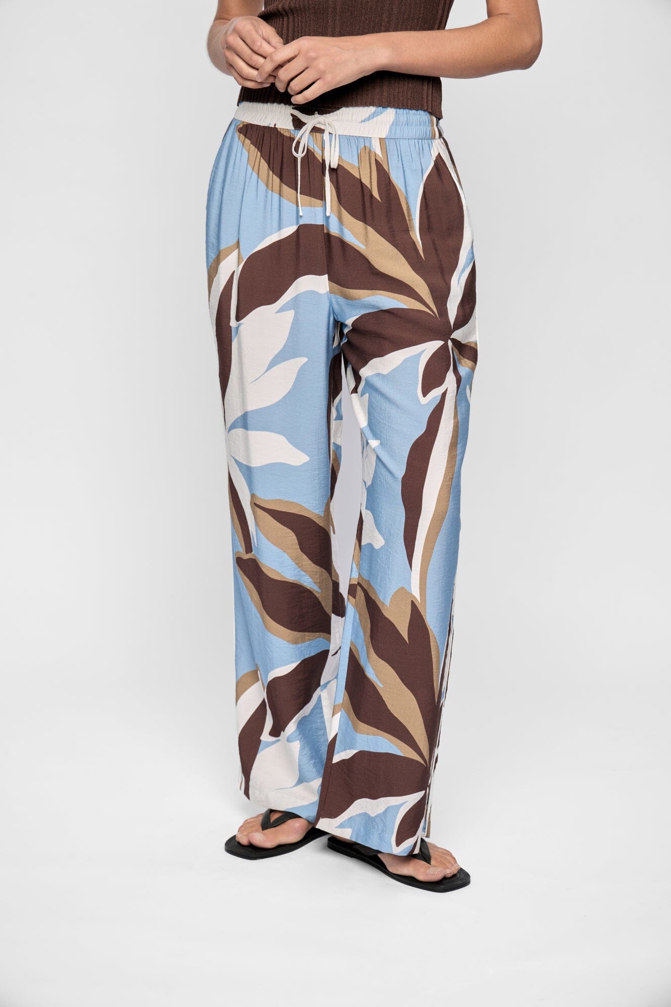 STAPLE THE LABEL - MAEVE RELAXED PANTS - RESORT FLORAL Womens STAPLE THE LABEL