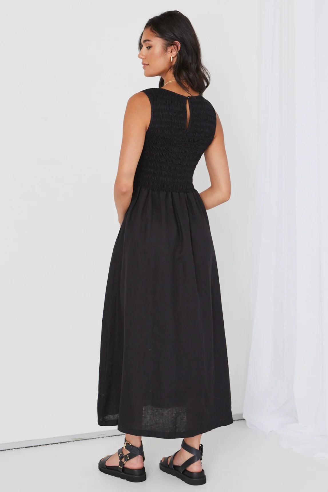 RE:UNION - Bryar Empire Midi Dress -- Black Womens RE:UNION